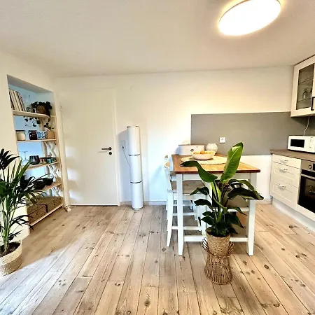 Apartment Wunderschoene Moderne Mit Balkon *