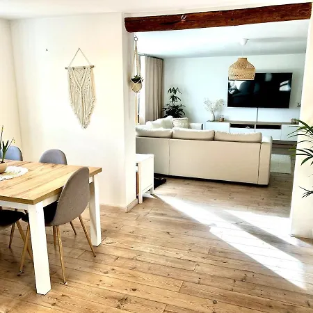 Wunderschoene Moderne Mit Balkon Apartment Hohnhorst