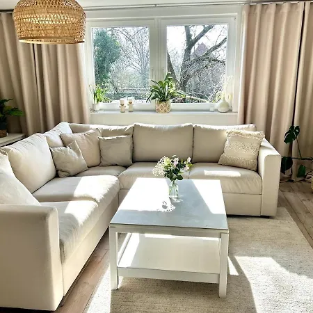 Wunderschöne Moderne Mit Balkon *