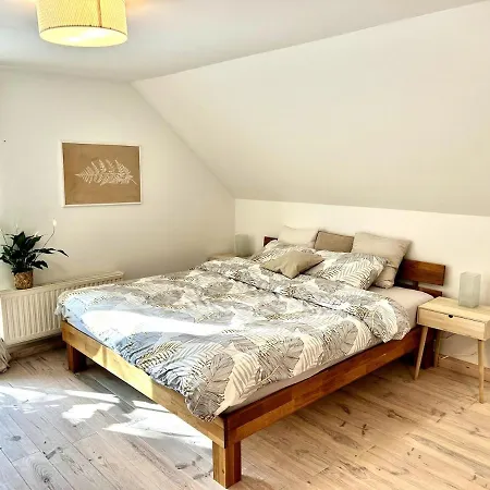 Wunderschoene Moderne Mit Balkon Daire