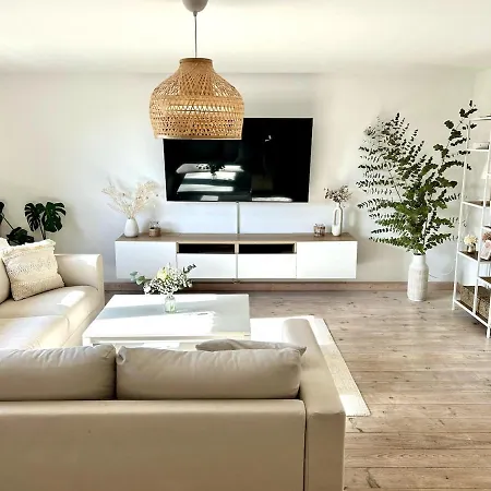 Apartamento Wunderschoene Moderne Mit Balkon