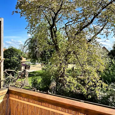 Wunderschoene Moderne Mit Balkon