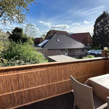 Wunderschoene Moderne Mit Balkon Daire *