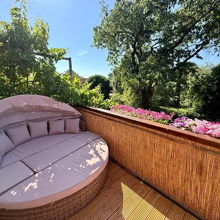 Wunderschoene Moderne Mit Balkon Daire *
