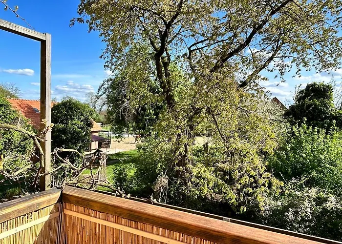 Wunderschoene Moderne Mit Balkon